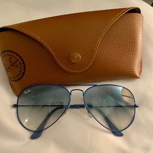 Vintage blue raybans!